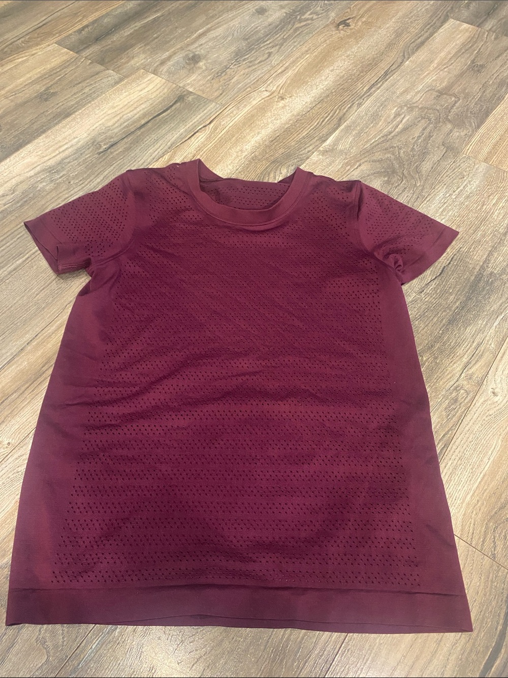Breathable Women's Short Sleeve Perforated Tee - Burgundy